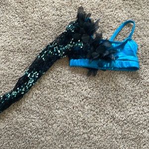 Custom Belera Med Child costume top and large child bottom with hairpiece
109